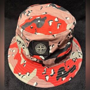 Stone Island red camo bucket hat.  Used in good condition.